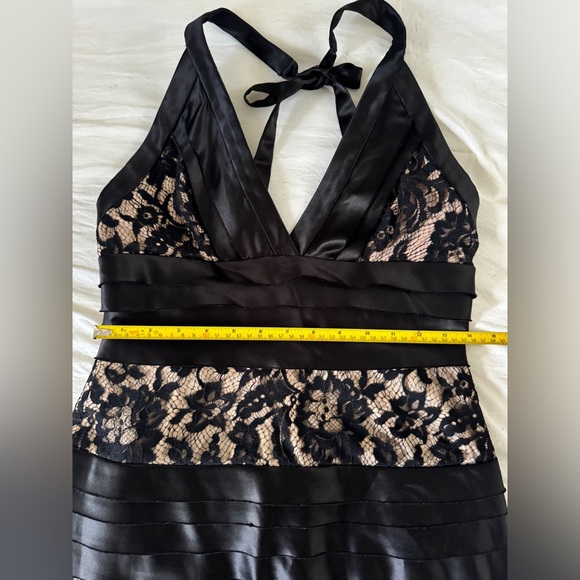 BCBG Maxazria Black Bandage Lace Halter Cocktail Dress Size 6 - Picture 10 of 12